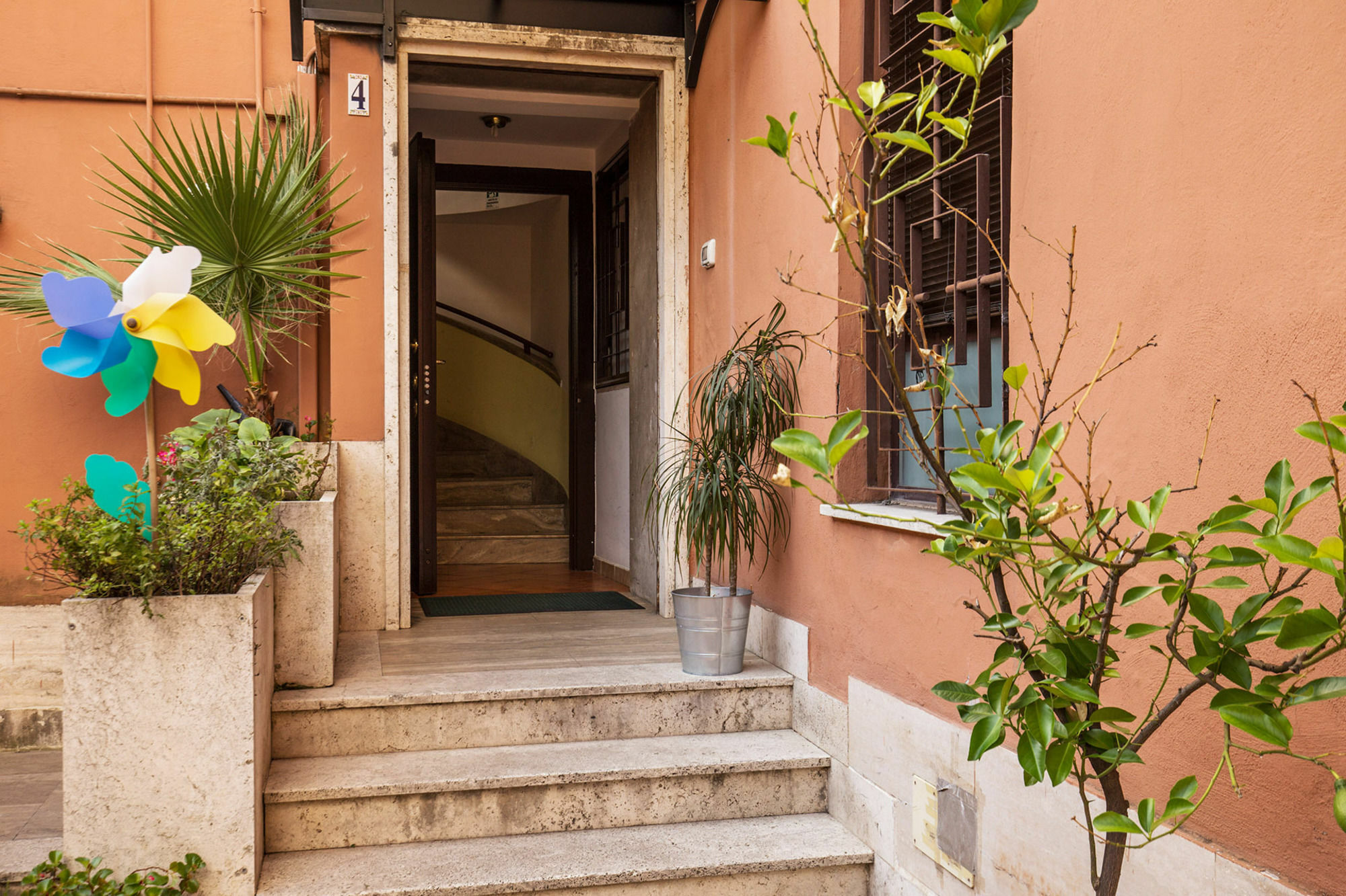 San Lorenzo Notte Roma Exterior foto